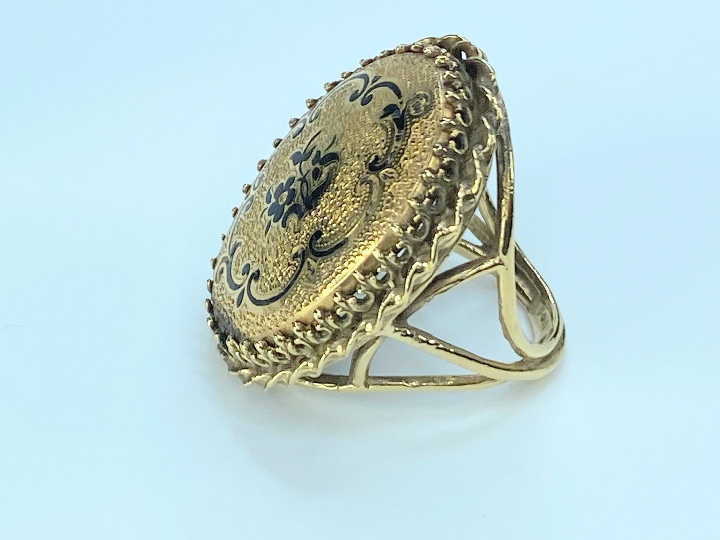 Antique Taille d'Épargne Enamel Button-Style Ring 14k Gold JR8986