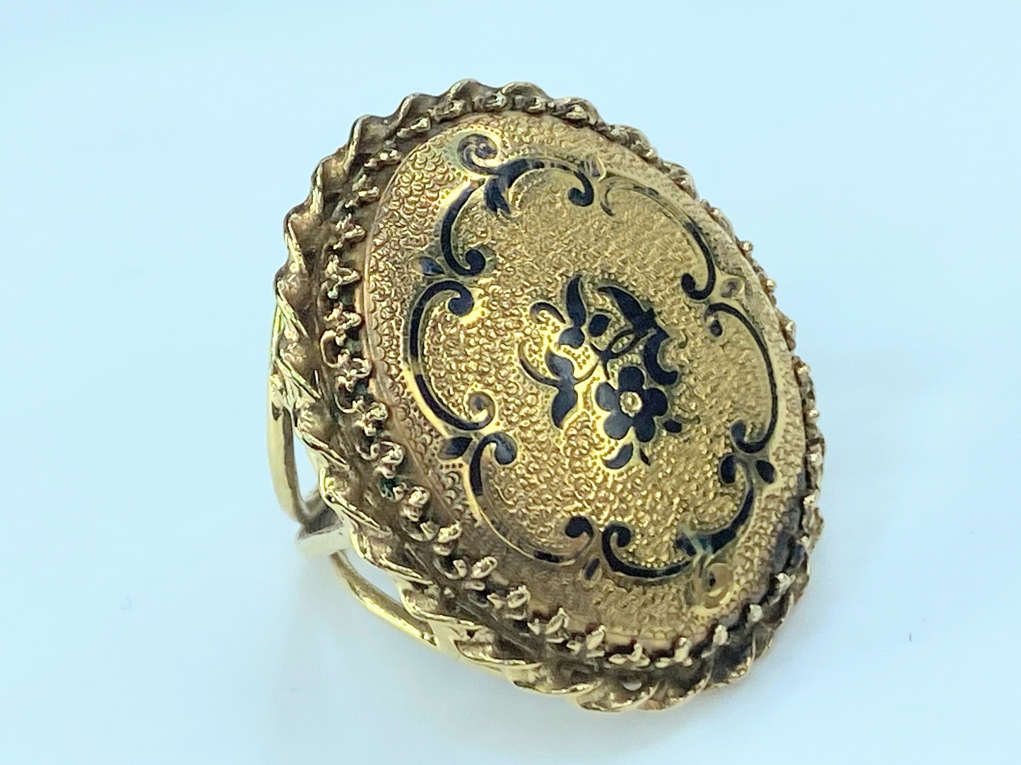 Antique Taille d'Épargne Enamel Button-Style Ring 14k Gold JR8986