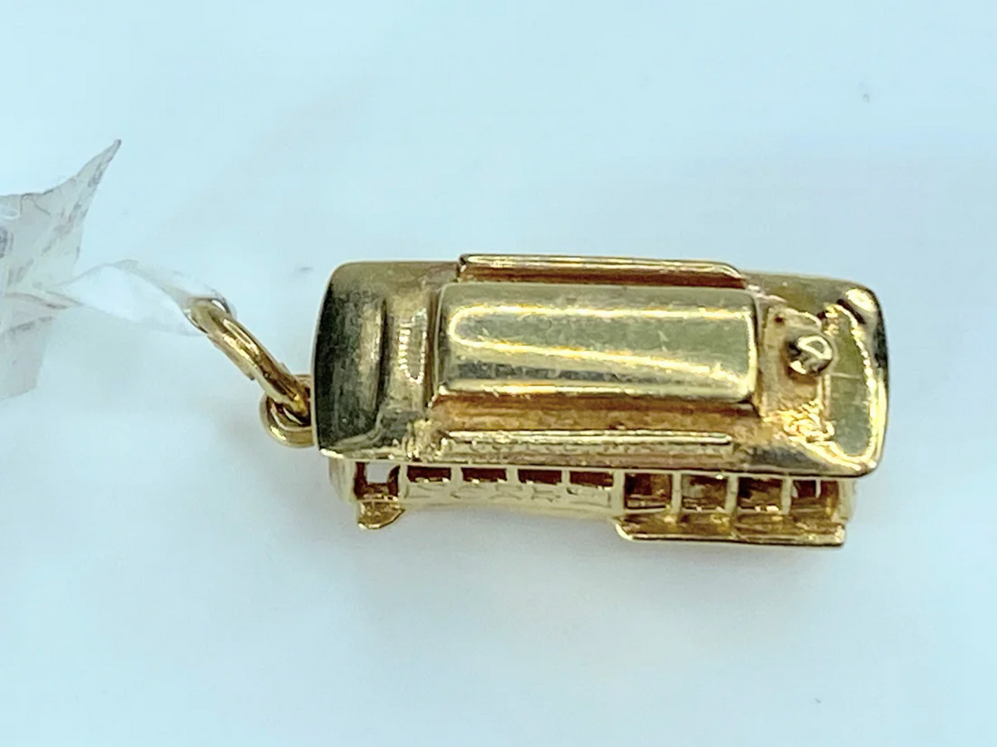 14K Gold mechanical San Francisco Cable Car Pendant 5.5g JR9086