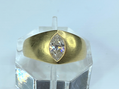 Appraised $11,995 18 Karat 1.0E/VVS2 Marquise diamond ring