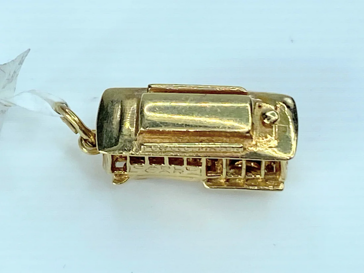 14K Gold mechanical San Francisco Cable Car Pendant 5.5g JR9086