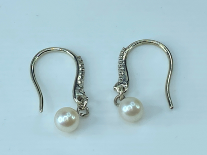 14 Karat Round Diamond Cultured Pearl dangle earrings