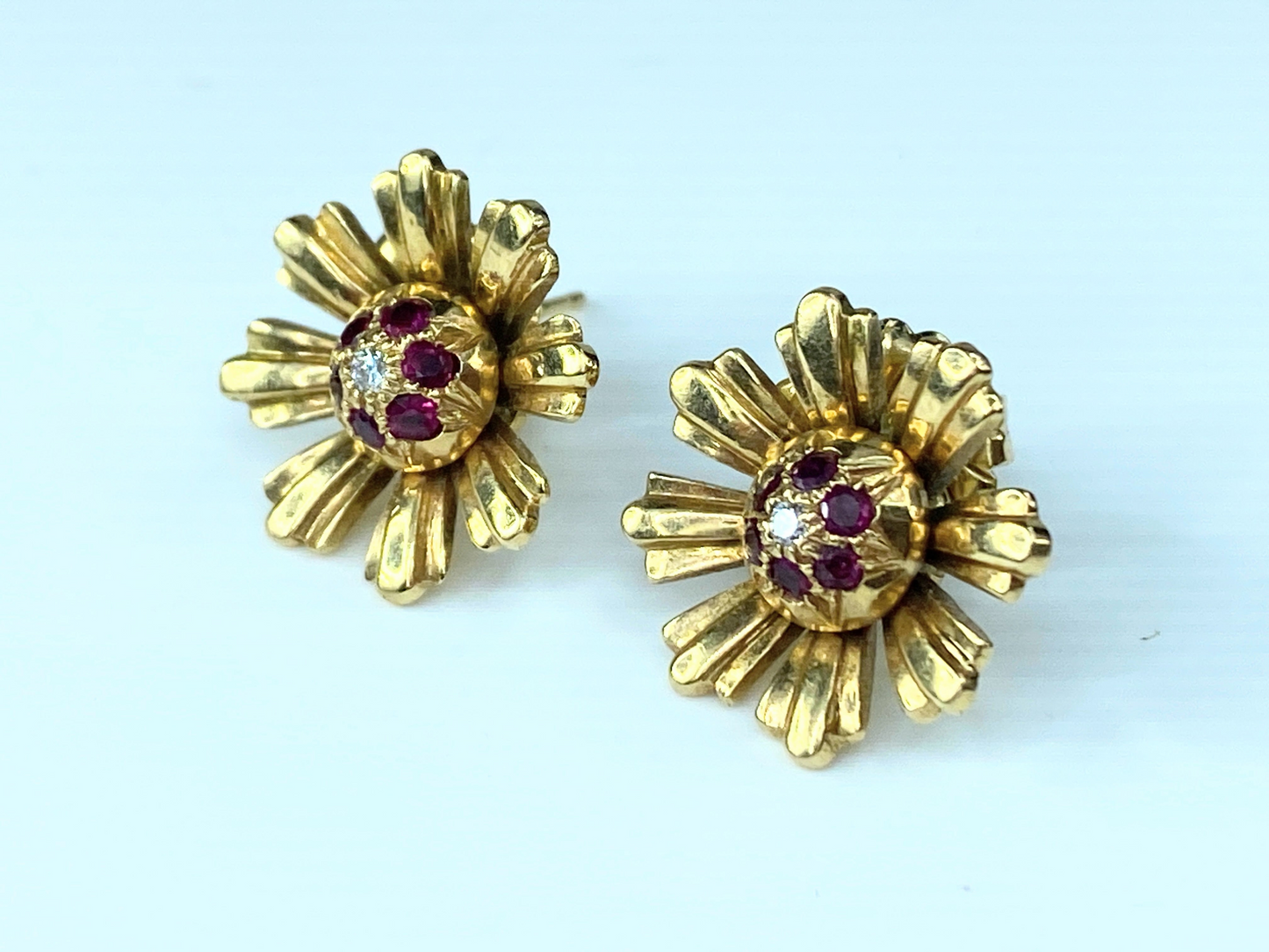 14K Diamond Ruby Dome center Daisy flower post earrings 8.5gm 16.1mm