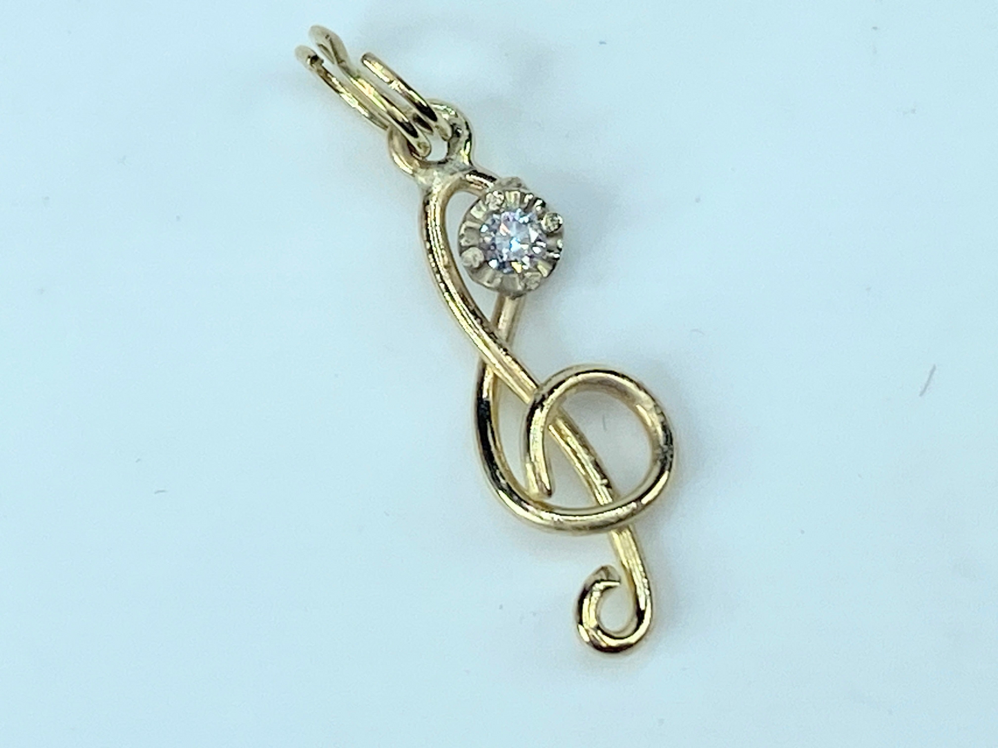 14K gold 0.03ct Round Diamond Treble Clef note charm pendant JR8847