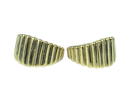 14K yellow gold Half Circle Fluted design post earrings 4.0gm