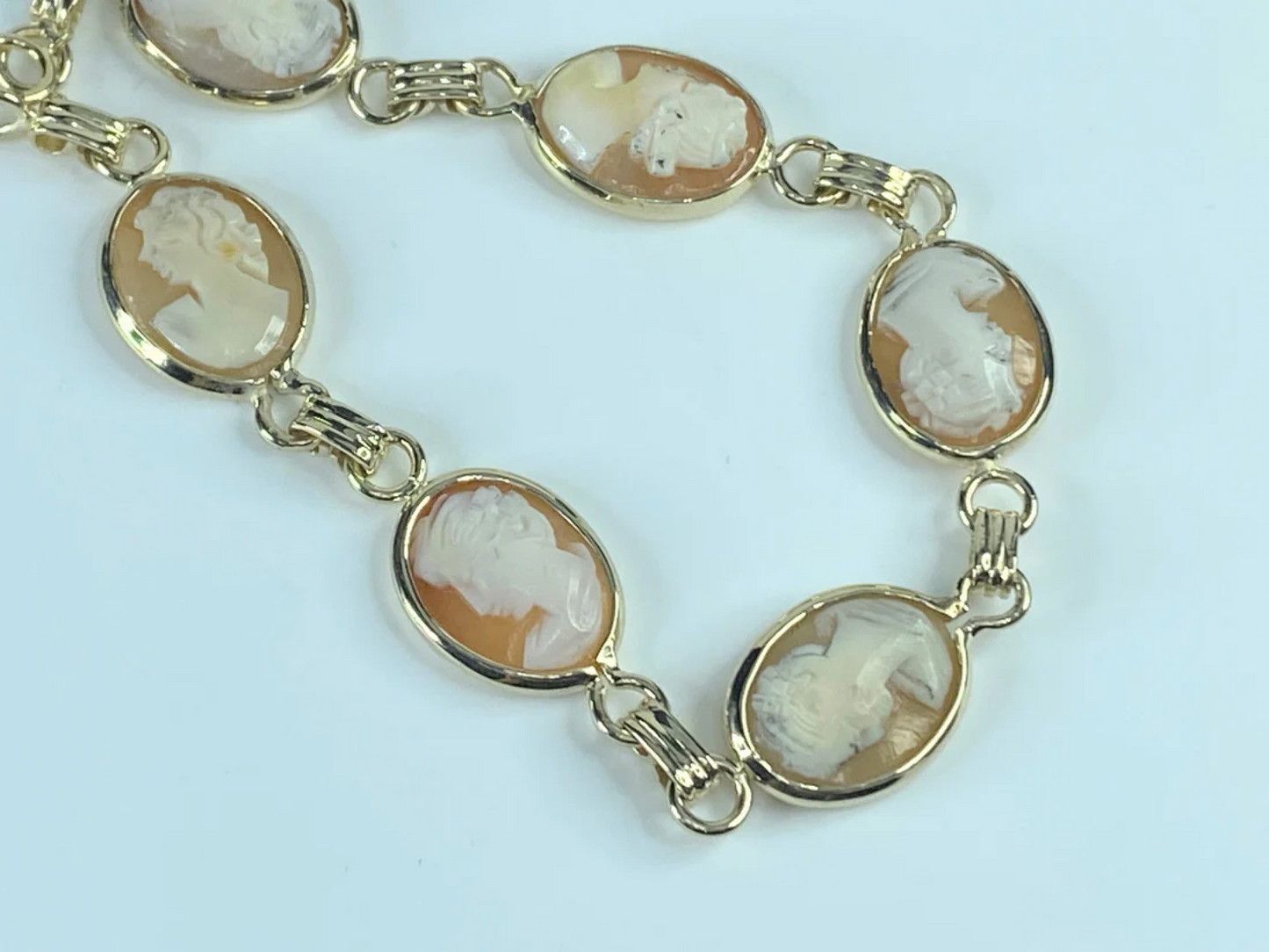 14K yellow gold handmade Shell Cameo link bracelet 13.7gm 8"