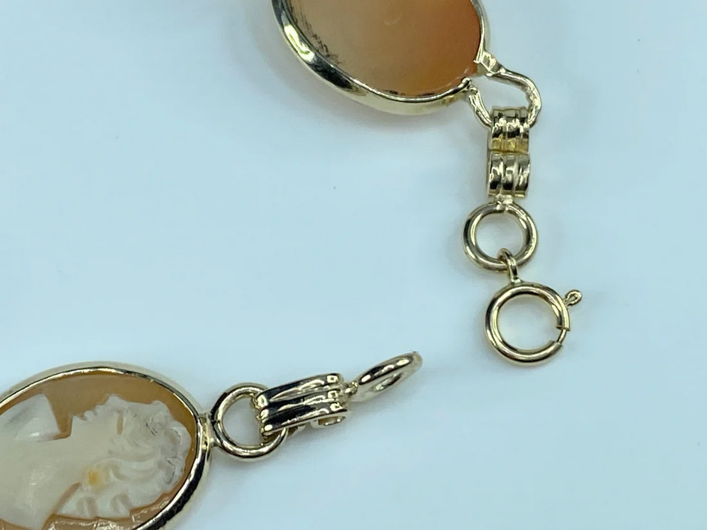 14K yellow gold handmade Shell Cameo link bracelet 13.7gm 8"