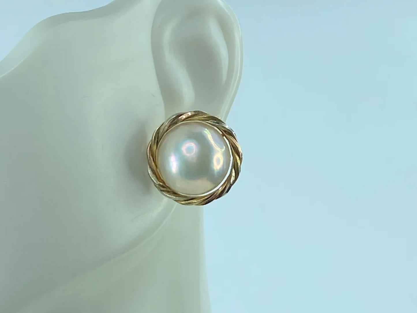 14k Yellow Gold Mabe Pearl Post Earrings JR8992