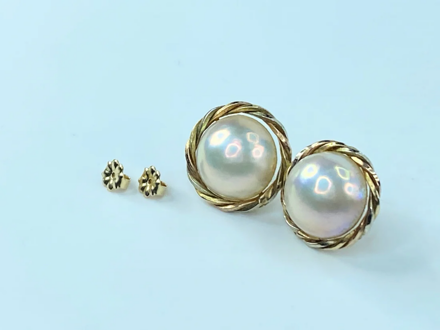 14k Yellow Gold Mabe Pearl Post Earrings JR8992