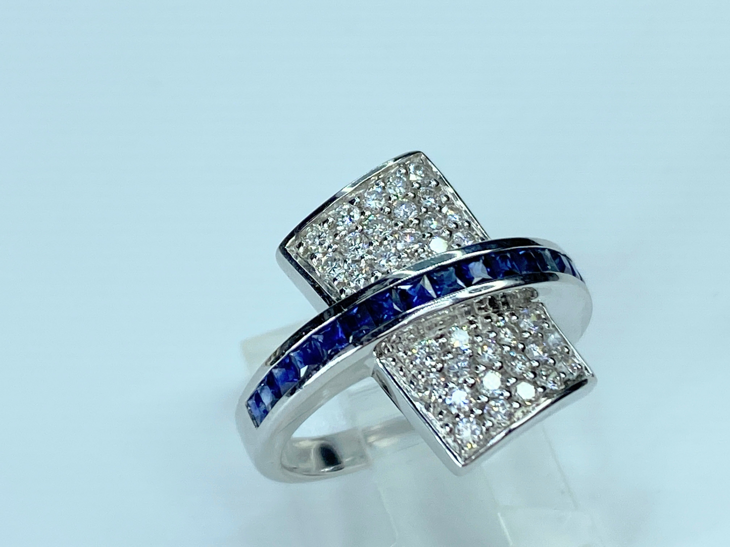 18 Karat White Gold 1.21ct Sapphire Diamond Geometric Band Ring