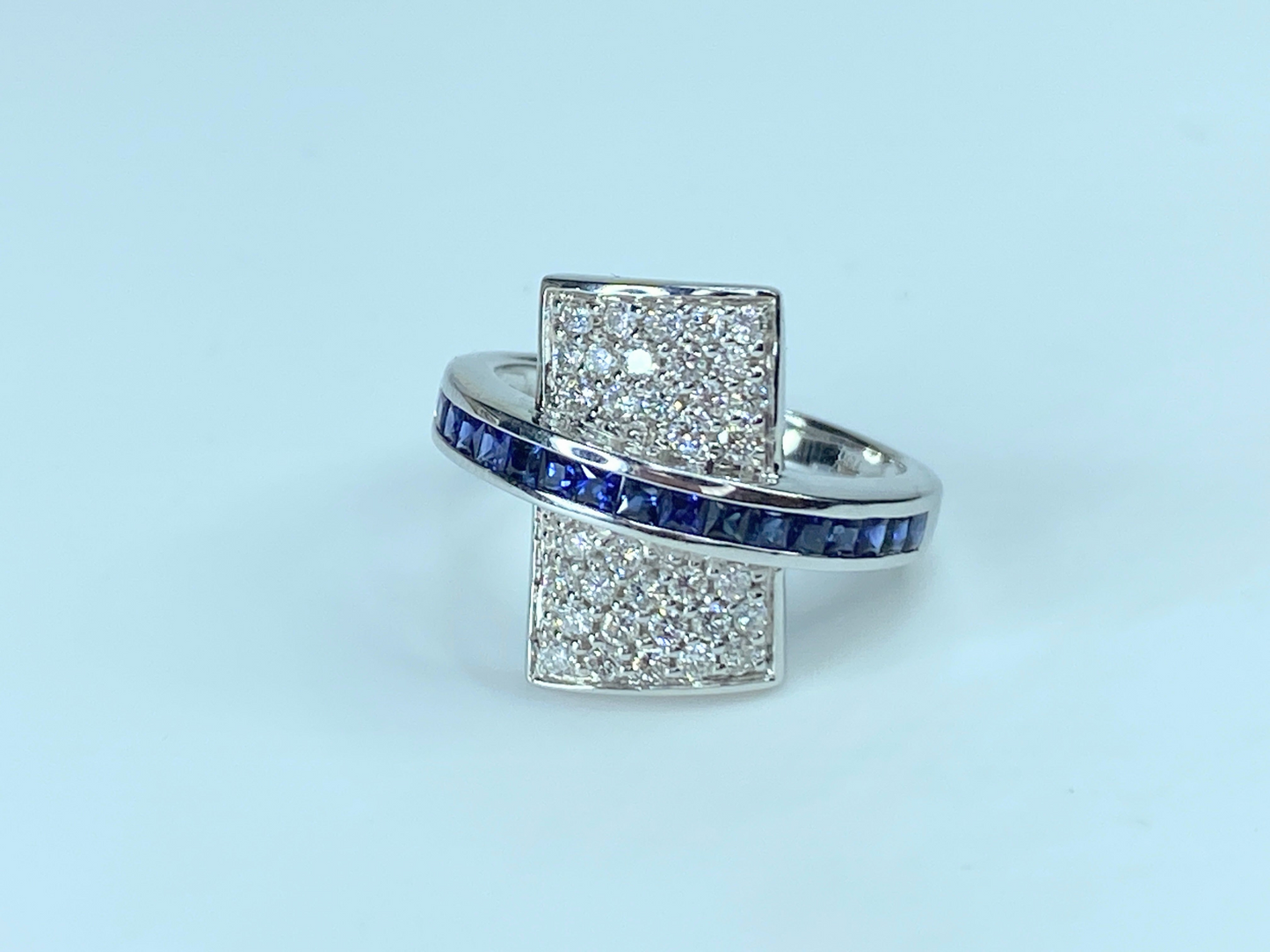 18 Karat White Gold 1.21ct Sapphire Diamond Geometric Band Ring