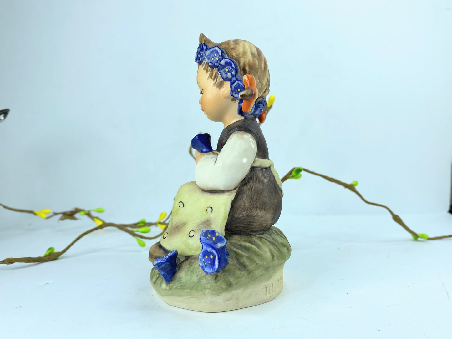 Hummel Goebel (M.J. Hummel) #351 "The Botanist" 3.0" TMK-7 A218