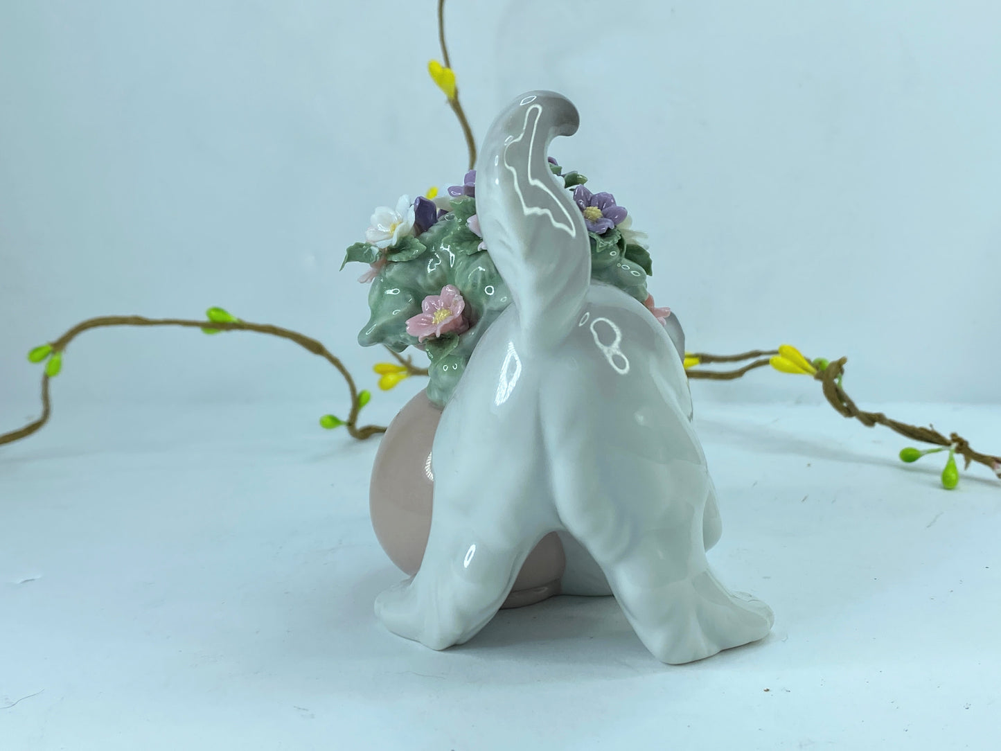 Lladro "Secret Spot" #6566 - Curious Kitten Hiding Behind Flowers A217