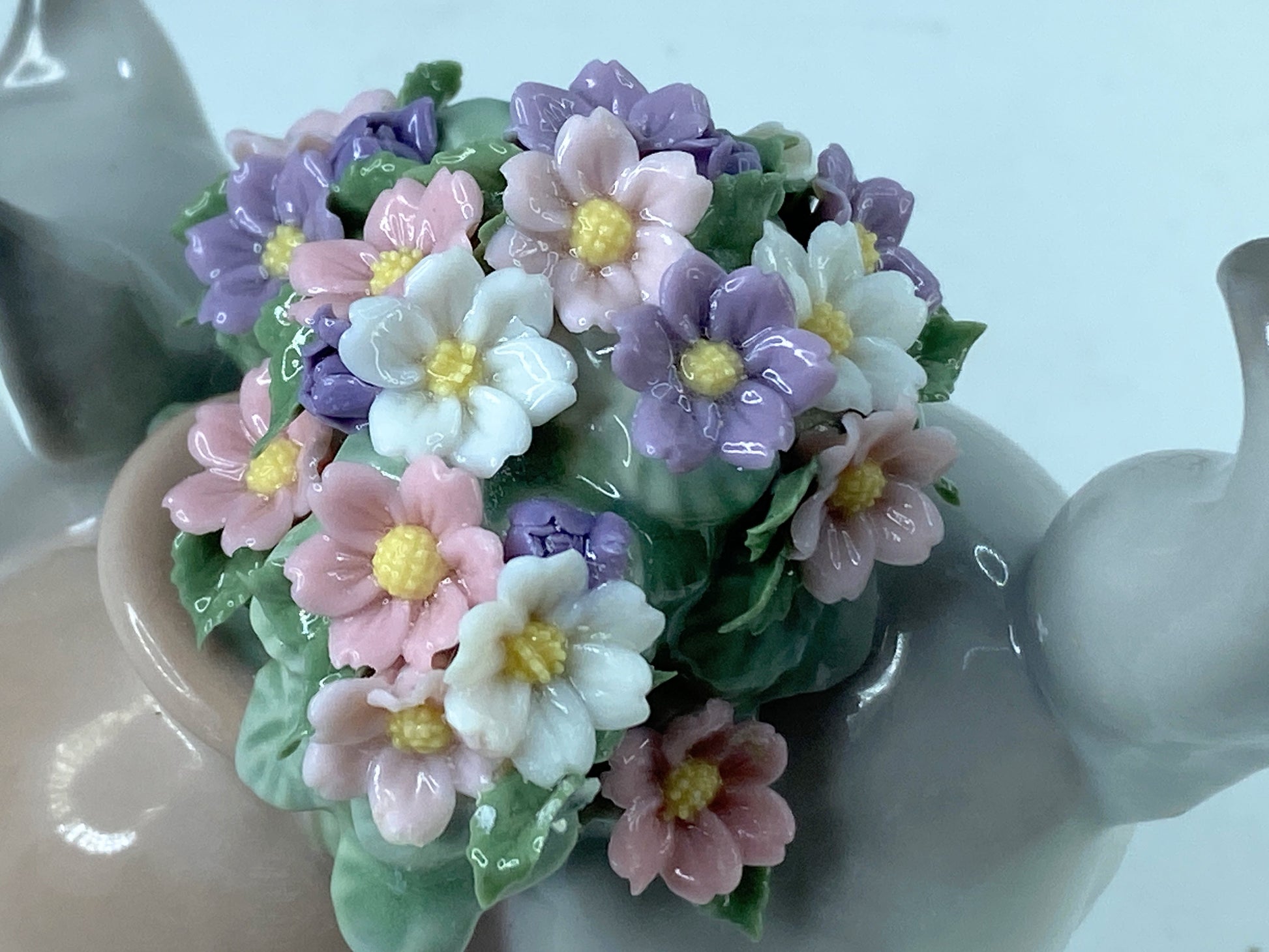 Lladro "Secret Spot" #6566 - Curious Kitten Hiding Behind Flowers A217