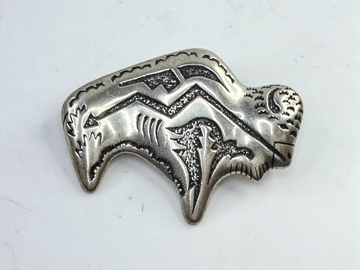 Vintage Handmade Native American Sterling Silver Fetish Buffalo Brooch JR1617