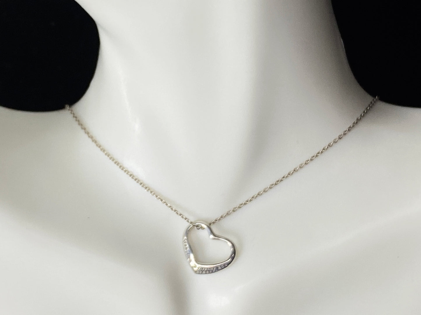 Tiffany & Co. 925 Elsa Peretti Open Heart Necklace & Pendant w/pouch 16"JR8454