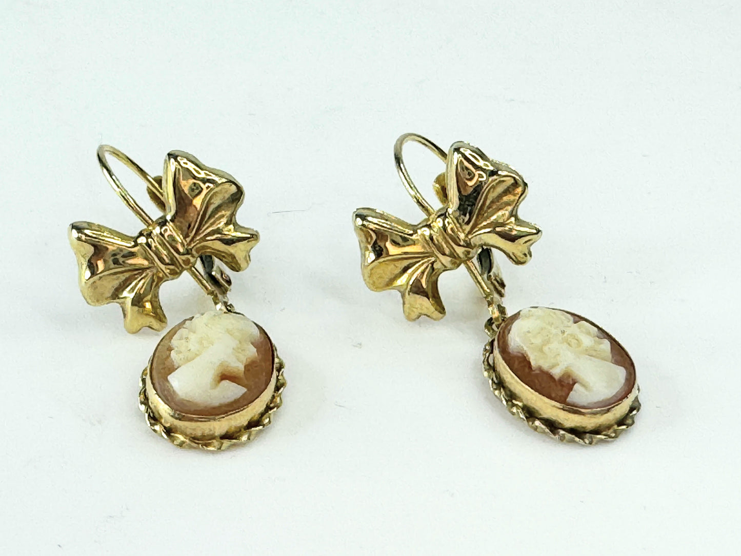 14K yellow gold Ribbon bow Cameo dangle earrings JR9380