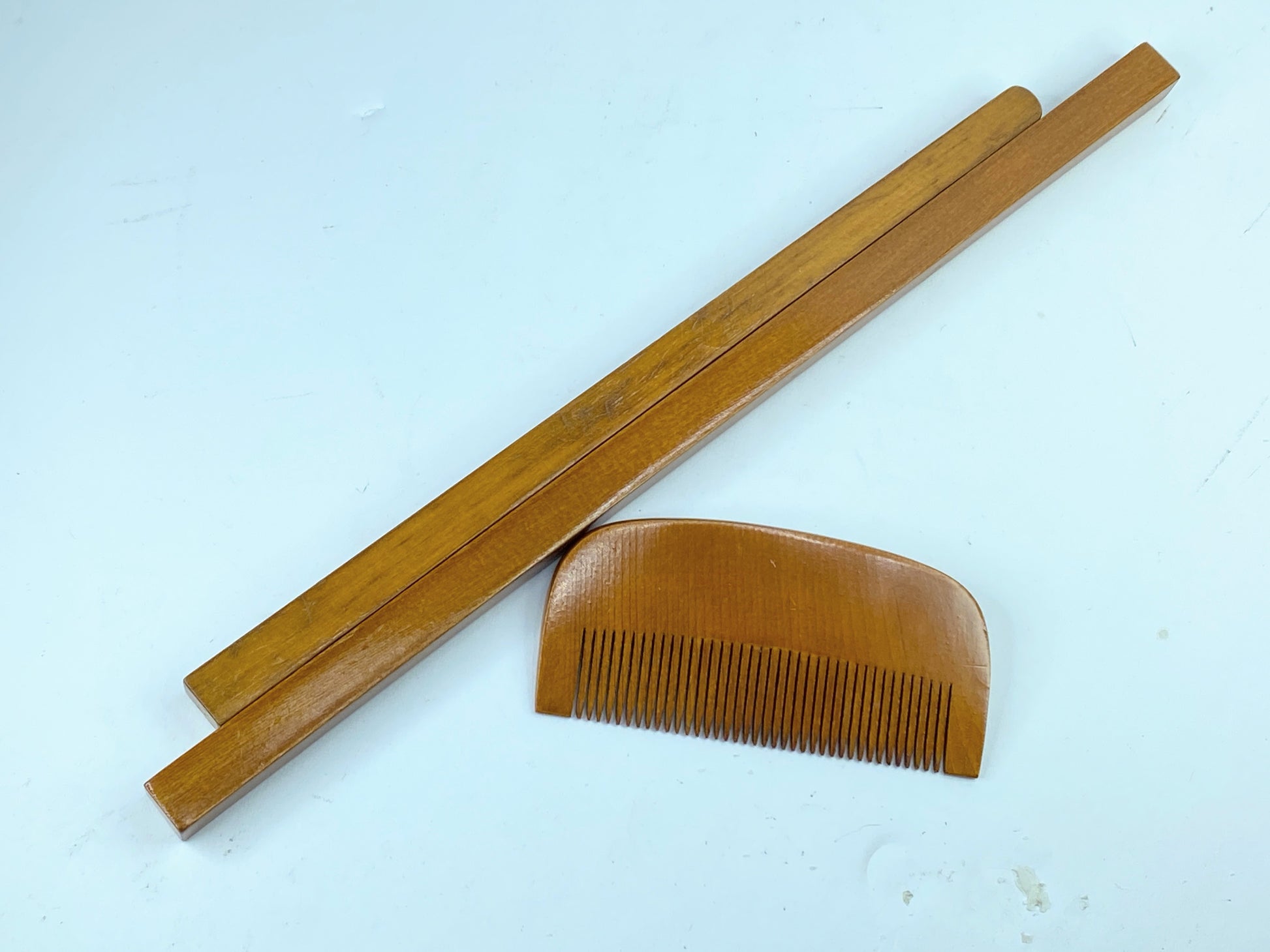 1970's hand craft Boxwood hair Comb & picks Camellia Oil Finished GS392