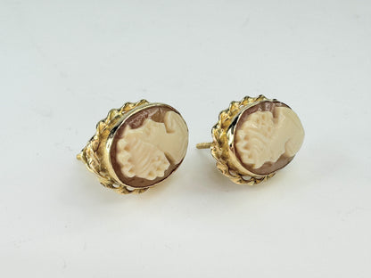 14K yellow gold Shell Cameo twisted border screw on earrings JR9382