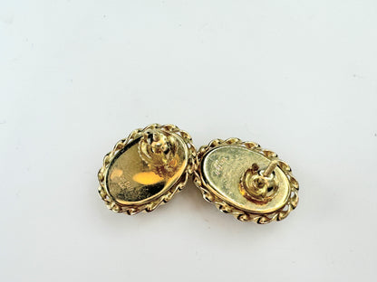 14K yellow gold Shell Cameo twisted border screw on earrings JR9382