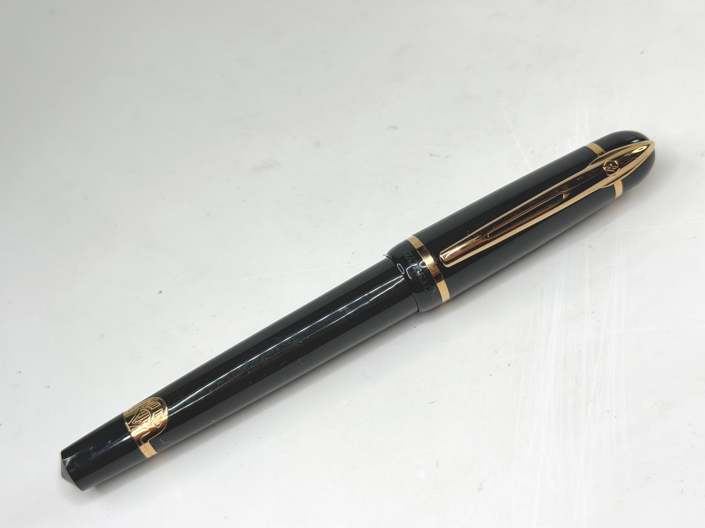 Vintage Waterman Fountain Pen Black Gold Trim Medium Nib SS286