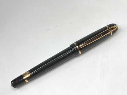 Vintage Waterman Fountain Pen Black Gold Trim Medium Nib SS286