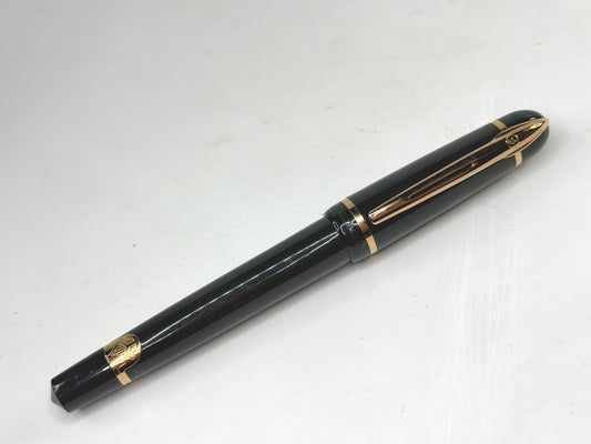 Vintage Waterman Fountain Pen Black Gold Trim Medium Nib SS286