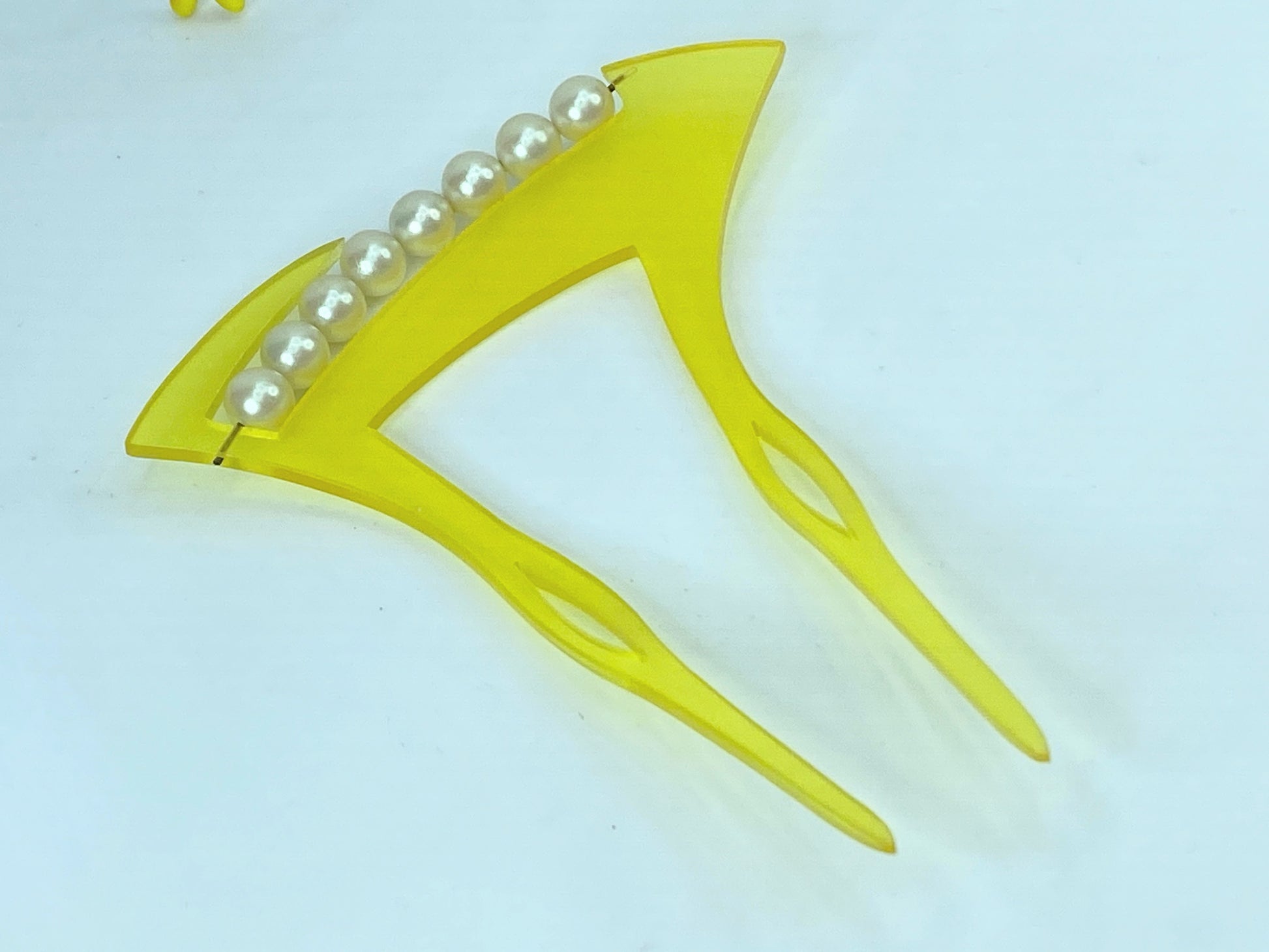 Kanzashi kimono Hair stick yellow resin faux pearls GS403