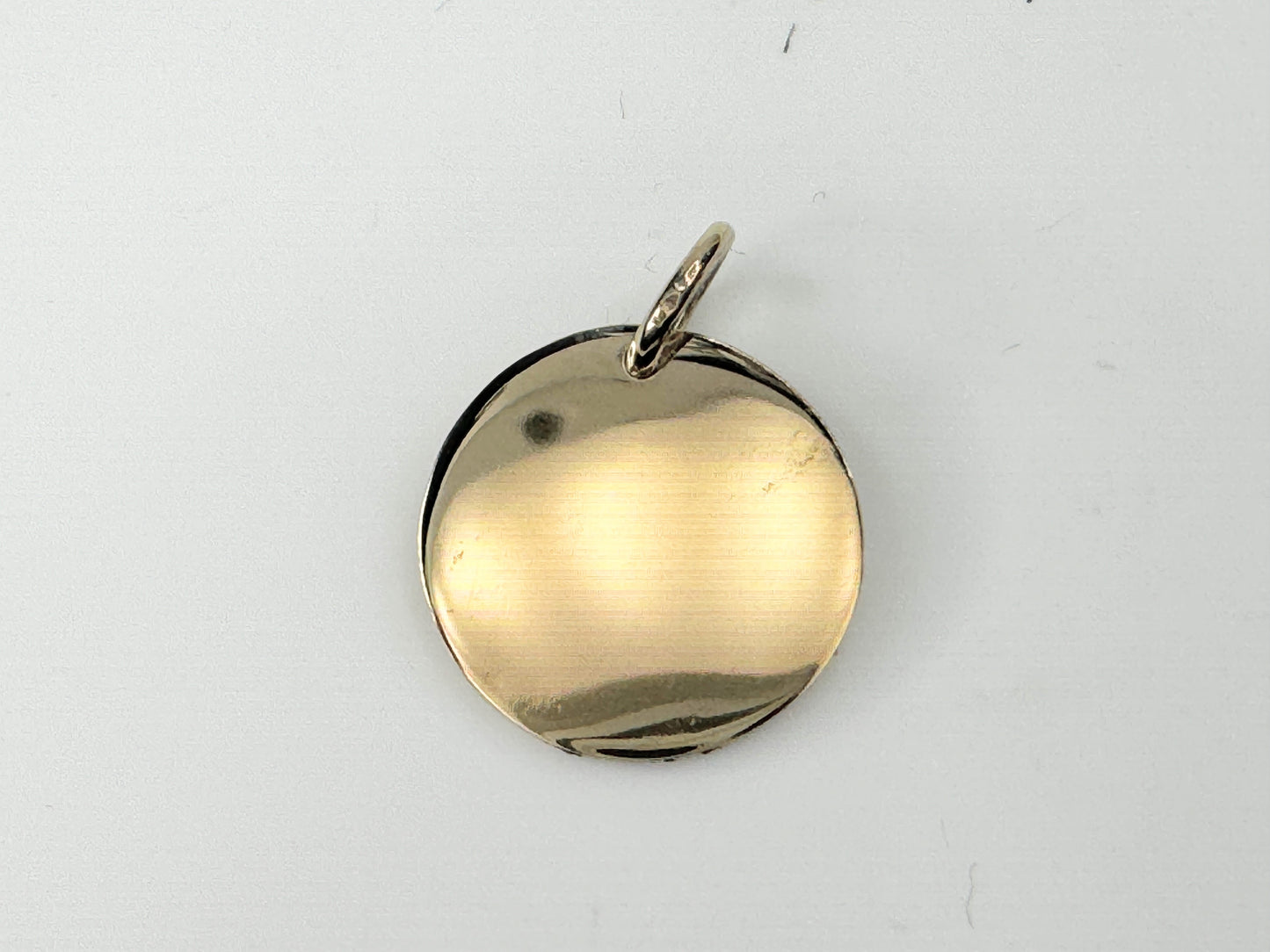 14K yellow gold circular Disc charm 16.8mm 2.7g JR9462