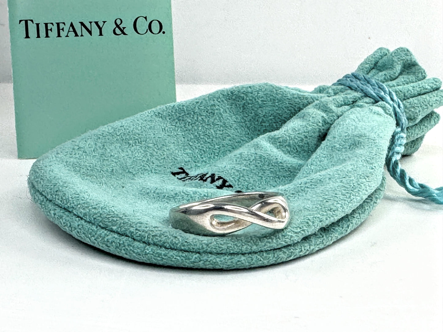 Vintage Tiffany & Co Sterling Silver Infinity LOVE Knot Ring Pouch s6.5 JR1632