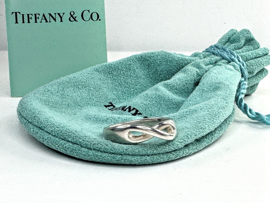 Vintage Tiffany & Co Sterling Silver Infinity LOVE Knot Ring Pouch s6.5 JR1632
