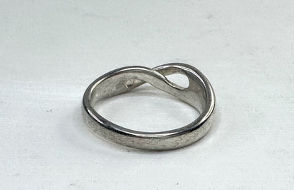 Vintage Tiffany & Co Sterling Silver Infinity LOVE Knot Ring Pouch s6.5 JR1632