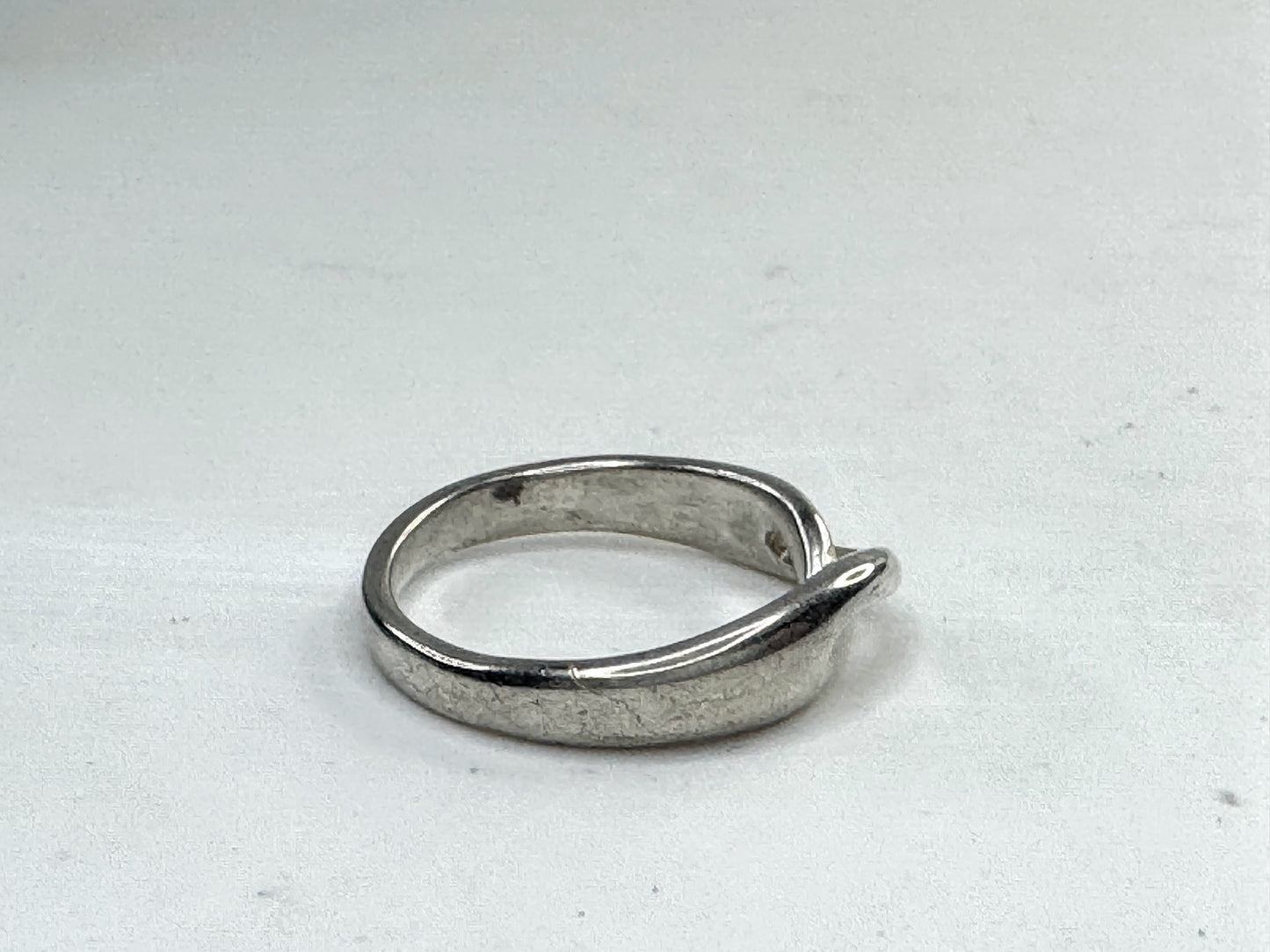 Vintage Tiffany & Co Sterling Silver Infinity LOVE Knot Ring Pouch s6.5 JR1632