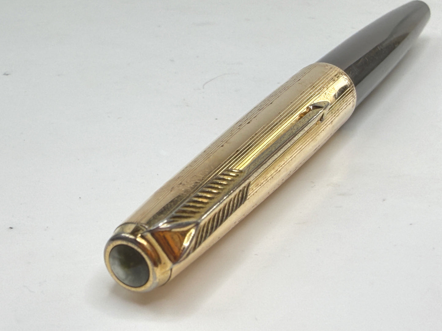 Vintage Parker Fountain Pen Gray Barrel Gold Cap Fine Nib SS295