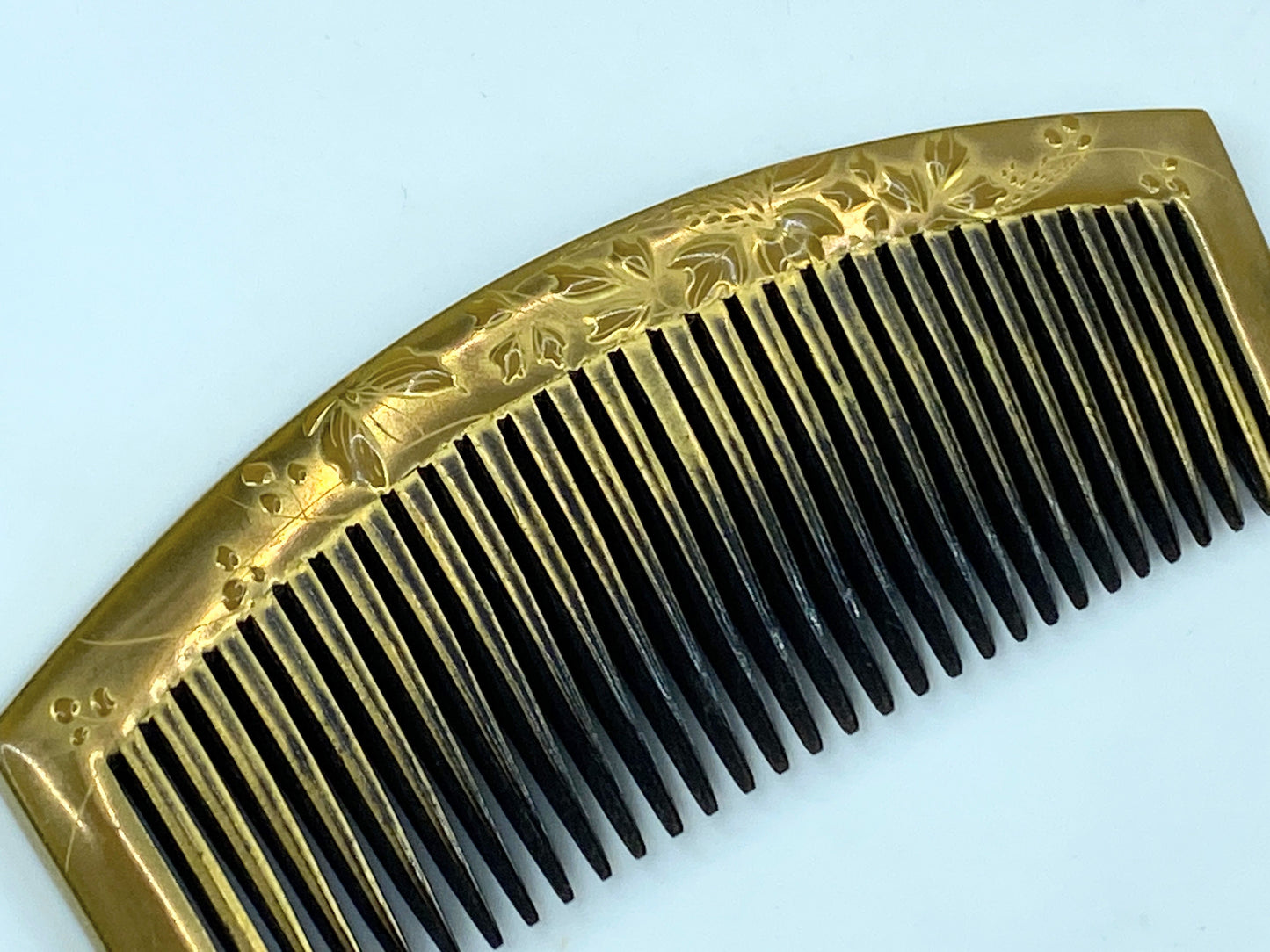 Art Deco Japanese Geisha Comb Kushi Kanzashi Gold Makie Floral embossed GS503