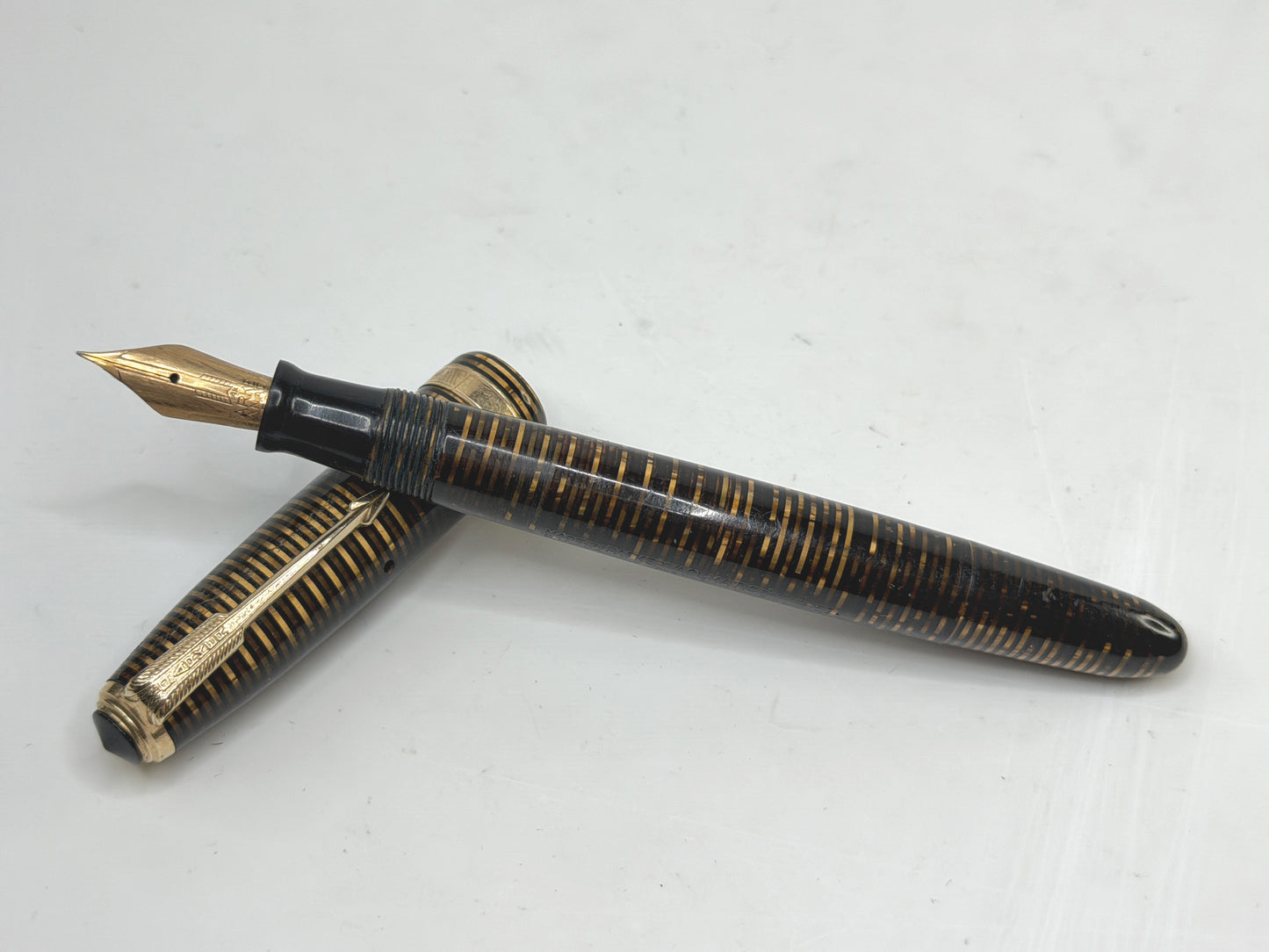 Vintage Parker Vacumatic Fountain Pen Striped Barrel Fine Nib SS299