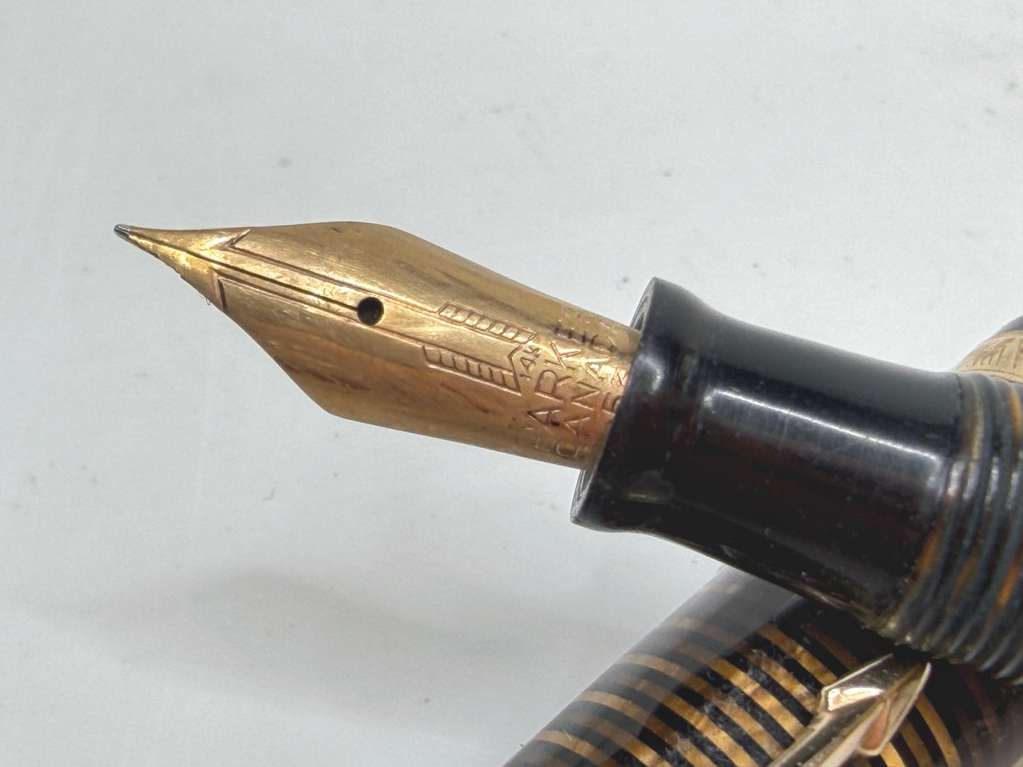 Vintage Parker Vacumatic Fountain Pen Striped Barrel Fine Nib SS299