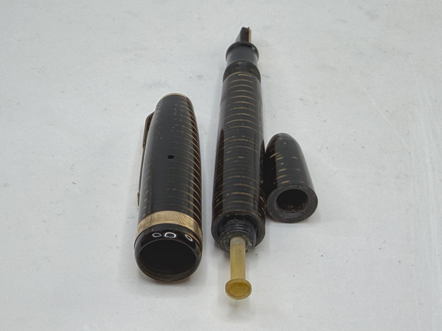Vintage Parker Vacumatic Fountain Pen Striped Barrel Fine Nib SS299