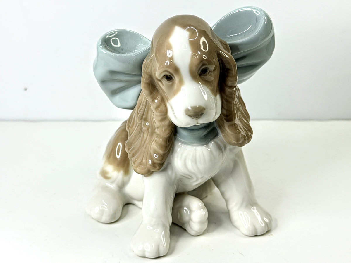 NAO by Lladro Puppy Present Retired Spaniel Dog big bow Porcelain #1349 A1303
