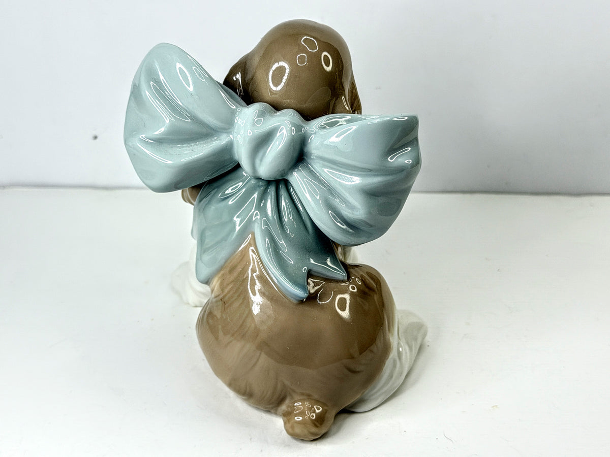 NAO by Lladro Puppy Present Retired Spaniel Dog big bow Porcelain #1349 A1303