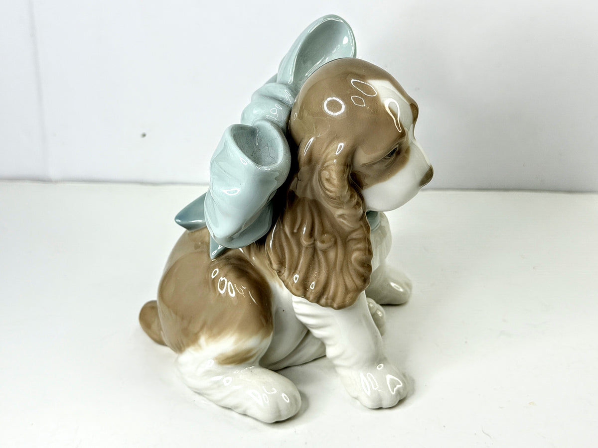 NAO by Lladro Puppy Present Retired Spaniel Dog big bow Porcelain #1349 A1303