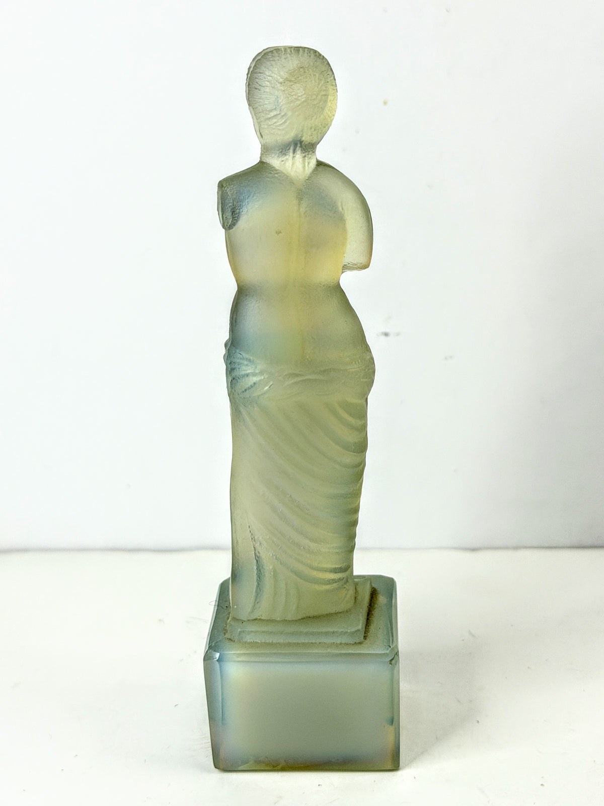 Sabino France Venus de Milo Opalescent Art Glass Figurine Vintage A1304