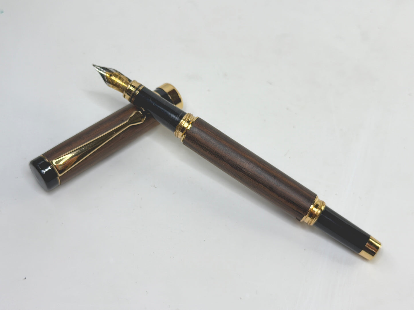 Vintage Rosewood Fountain Pen Iridium Point Germany Gold Trim Hardware SS269