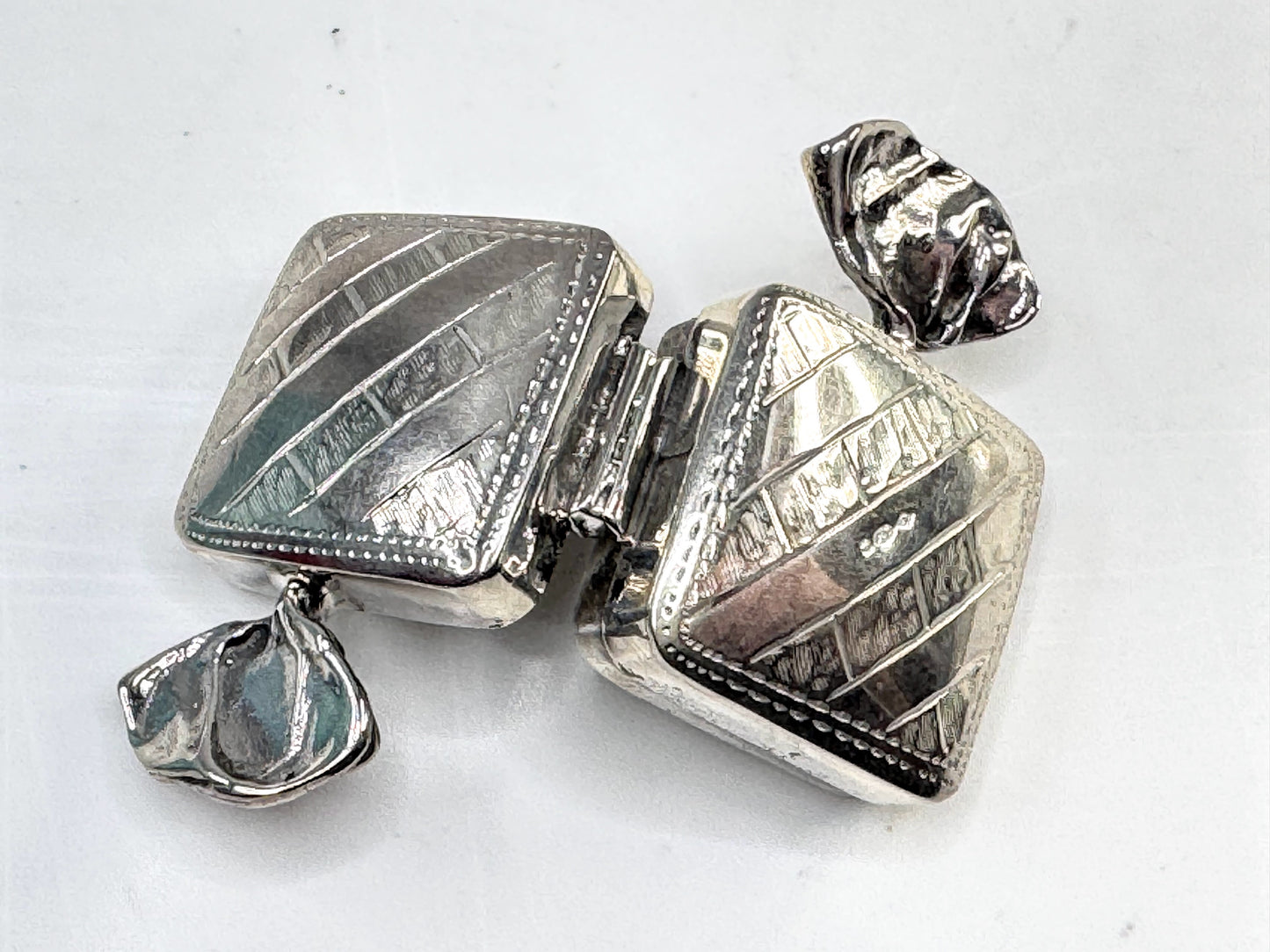 Vintage Sterling Silver Wrapped Candy Novelty Pill Trinket Box 14.2g SS351