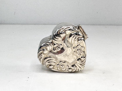 Vintage Sterling Silver Floral Repousse Heart Pill Box 35x30x15mm SS352