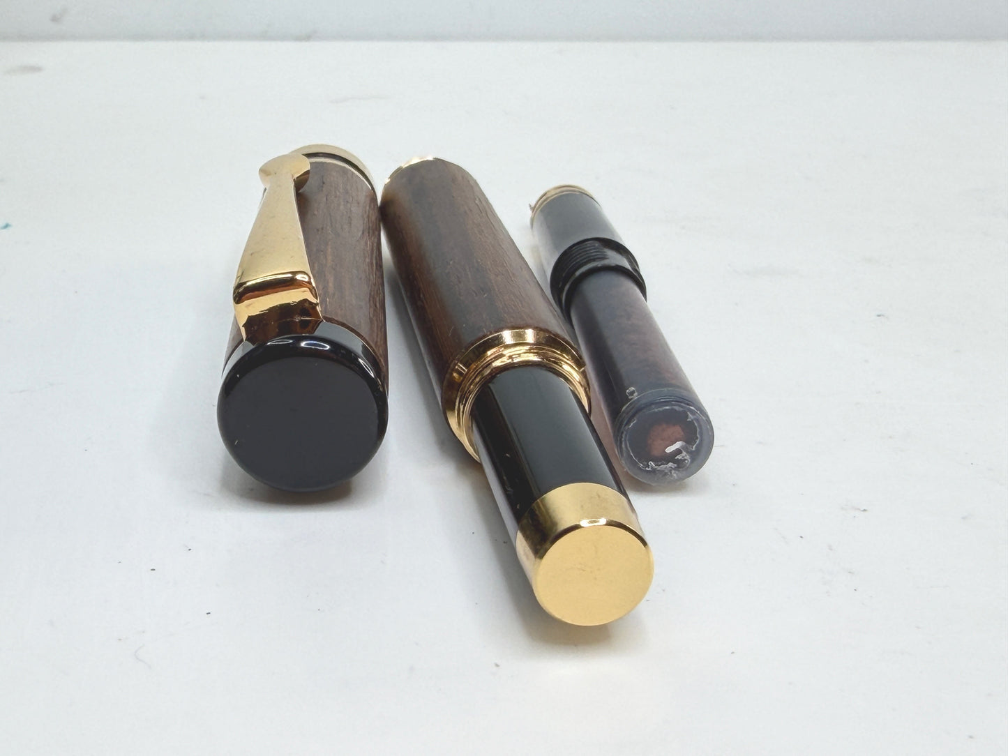 Vintage Rosewood Fountain Pen Iridium Point Germany Gold Trim Hardware SS269