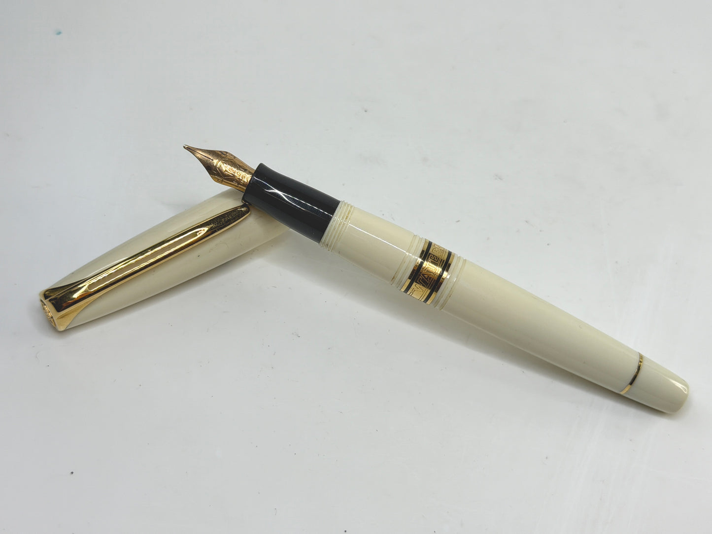 Vintage Waterman Charleston Ivory Gold Trim Fountain Pen 18K Nib SS270