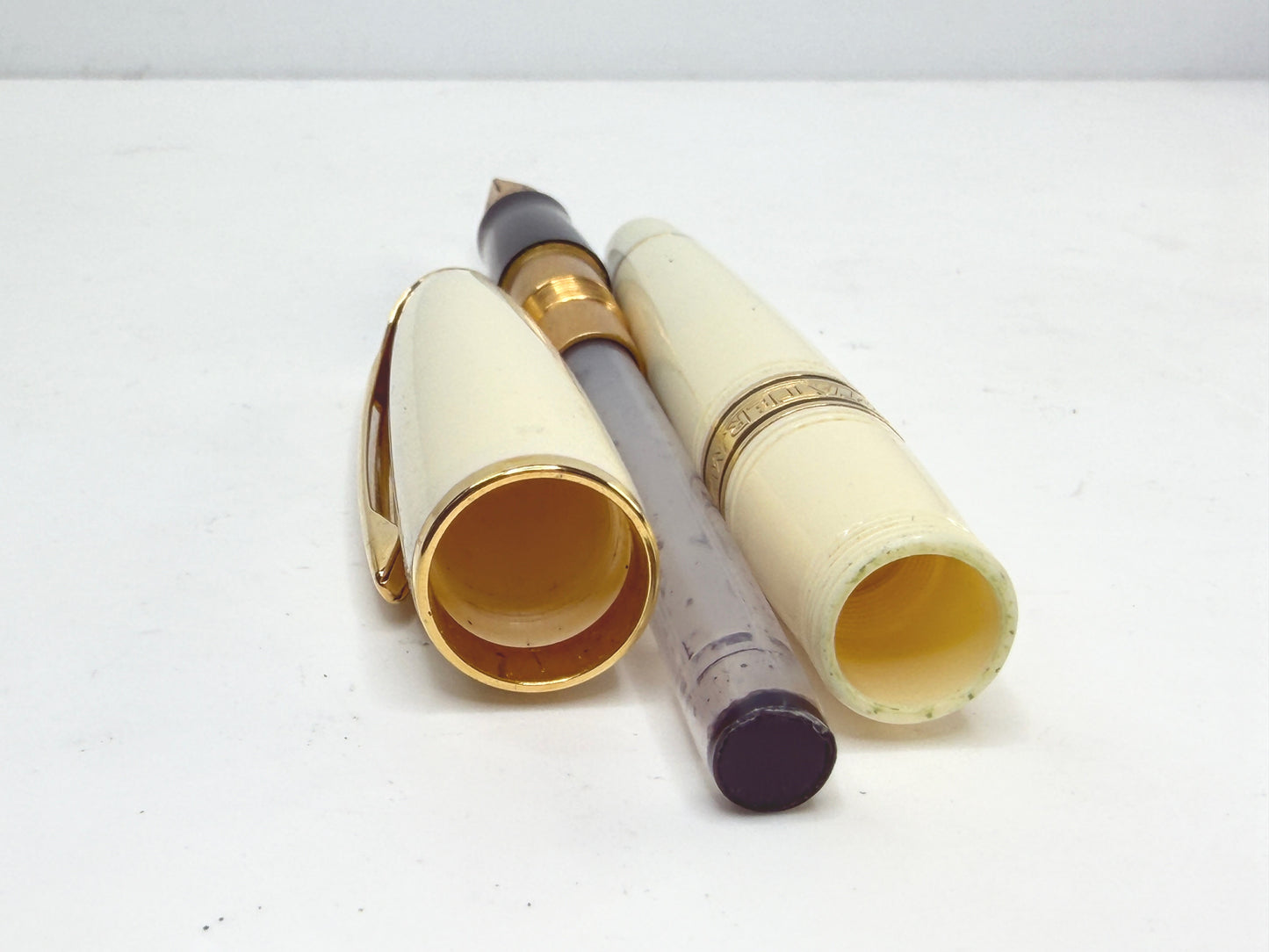 Vintage Waterman Charleston Ivory Gold Trim Fountain Pen 18K Nib SS270