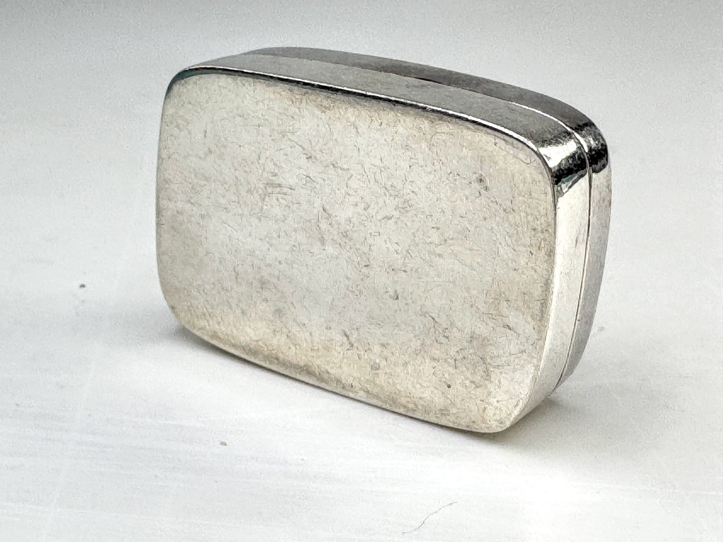 Vintage Sterling Silver Cat Finial Trinket Pill Box 36x25x20mm 13.0g SS353