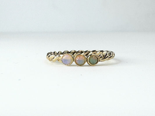 14K yellow gold Trio Opal twisted shank stackable ring s7.5 2.4g JR9475